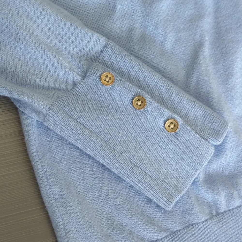 Banana Republic BR Women's V-Neck Light Baby Blue Sweater Size Small S